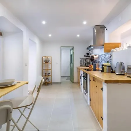 Newly Renovated Flat In Historic Center * Лагуш