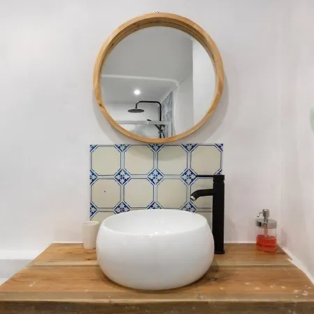 Апартаменты Newly Renovated Flat In Historic Center Лагуш