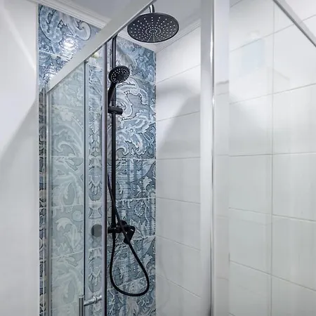 Newly Renovated Flat In Historic Center Апартаменты